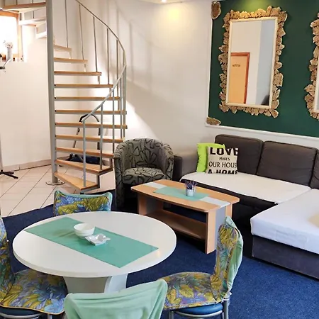 Appartement 077 *
